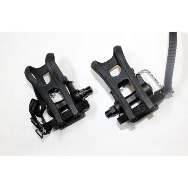 Massini pedalset with toe clip-Black